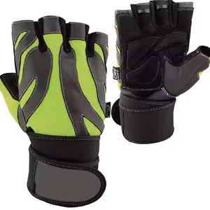 Guantes de levantamiento de pesas cómodos y ajustables Guantes de mano de fitness Trabajo personalizado Pakistán Hecho para hombres con la más alta calidad - Product Image 4