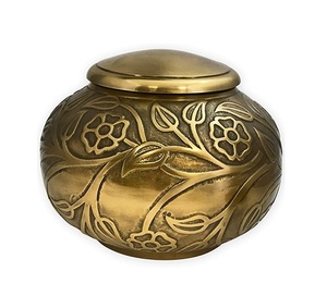 Urna única de latón para adultos para cenizas humanas con acabado decorativo adecuado para servicios funerarios y ceremonias conmemorativas en el hogar - Product Image 3