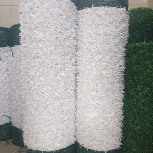 Precio de fábrica directo Fabricante de paneles de valla de césped artificial europeo para paredes exteriores y usos de privacidad en colores. - Product Image 1