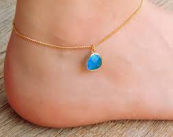 Chevillère en or avec breloque en pierre précieuse bleue, plaquée or 925, bijoux délicats pour femmes et filles, à porter lors de mariages et de fêtes - Product Image 2