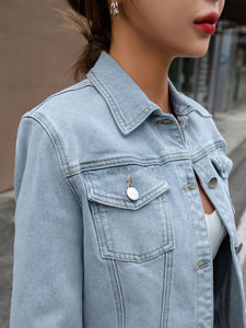 Chaqueta vaquera personalizada para mujer, prendas de vestir exteriores informales a la moda, diseño de botones azules, relleno de algodón, bordado, producto terminado OEM - Product Image 4