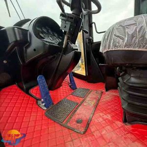 Chargeur frontal Caterpillar CAT966H en bon état, puissance élevée, charge nominale de 6 et 9 tonnes, disponible pour vente immédiate - Product Image 2