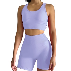 Ensemble deux pièces pour femmes actives, haut court et short, tenue de fitness pour la salle de sport, le yoga, l'entraînement, la course à pied et les vêtements de confort quotidiens - Product Image 1