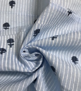 ผ้าฝ้ายพิมพ์ลายด้วยมือ ลายทางแนวตั้งและลายมินิบูติ - Product Image 1