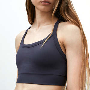 Soutien-gorge de sport pour femme, léger, à maintien élevé, en nylon ultra-fin mat, à épaules inclinées, anti-chocs, design sans couture - Product Image 4