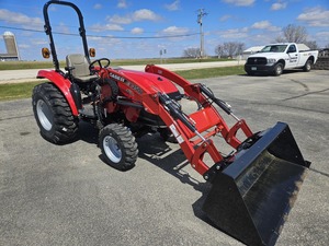 Qualité supérieure, original pour tracteur Case IH Farmall 35C, avec moteur, pompe, boîte de vitesses et composants essentiels inclus - Product Image 1