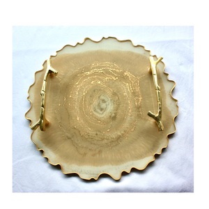 Plateau en résine au design moderne et de luxe pour article surdoué Plateau de service rond en résine de qualité supérieure avec poignée en métal - Product Image 2