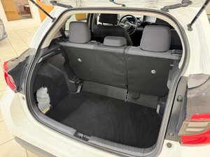 TOYOTA YARIS 1.5 2022 USADO, VOLANTE A LA IZQUIERDA/DERECHA - Product Image 5