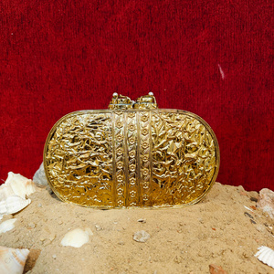Bolso de Mano Tejido a Mano en Metal Dorado con Patrón de Cesta, Bolso de Fiesta de Lujo de Diseñador, Regalo de Aniversario - Product Image 4