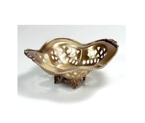 ชามเหล็กกลมและสลักด้วยฐานโลหะจานออกแบบประเทศสำหรับให้บริการอาหารชุบทองขนาดเหมาะของตกแต่งบ้าน - Product Image 1