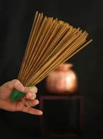 Bâtons d'encens naturel direct d'usine Premium indien Masala Agarbatti sans charbon de bois lisse longue durée étiquette personnalisée 100 + parfums