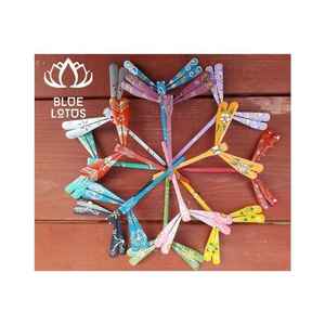 Jouet libellule en bambou écologique Jouet d'activité de plein air unique pour enfant dans un style floral pour des souvenirs à bas prix - Product Image 1