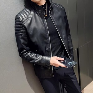 Chaqueta Varsity para Hombre, de Cuero Recubierto, con Capucha, Corte Ajustado, Cuello Alto, Cortavientos, con Cremallera Diagonal - Product Image 2