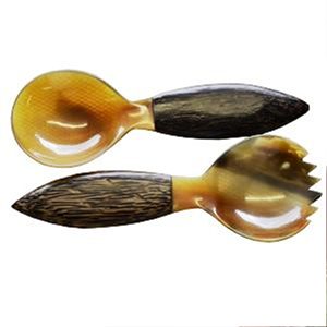 Juego de Servidores de Ensalada de Cuerno, Resina Personalizada, Ecológica, Apta para Lavavajillas, Utensilios de Cocina Modernos para el Hogar, 11 Pulgadas, Hecho en India - Product Image 1