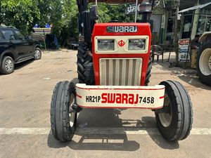 2020 Swaraj 855 FE Tracteur à roues utilisé 4WD 855 FE Roue avec engrenage central et composants moteur, y compris boîte de vitesses Farmtrac - Product Image 3