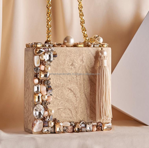 Bolso de mano de resina, color personalizado y diseño para bodas y fiestas en casa con la mejor calidad de India - Product Image 1