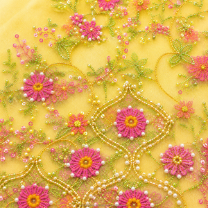 Tissu en dentelle perlée nigériane classique et élégante, motif floral brodé à la machine, polyester/coton, antistatique - Product Image 6