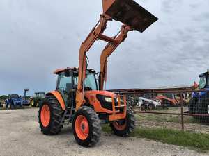   Tracteur M8560 - Puissant, fiable et efficace pour les travaux agricoles lourds - Product Image 2