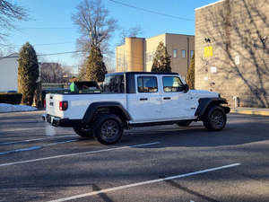 Camioneta Pickup Jeep Gladiator Sport S 2025 Usada en Excelentes Condiciones - Product Image 5