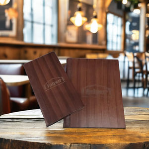 Carpeta de Menú de Madera A4 Pulida a Mano con Bordes de Cuero y 3 Tornillos para Fácil Cambio de Insertos de Menú de Restaurante - Product Image 1