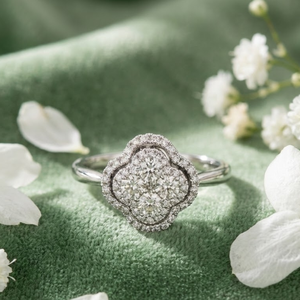 Expédition directe : Bague pour femme en or blanc massif 18 carats avec diamant véritable, design floral fin et élégant, sertie à griffes, pour fiançailles, anniversaire, mariage et fêtes - Product Image 2