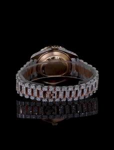 Montre analogique en acier inoxydable de qualité supérieure pour hommes avec mouvement mécanique, design élégant, résistante à l'eau, prix de gros pour l'exportation - Product Image 3