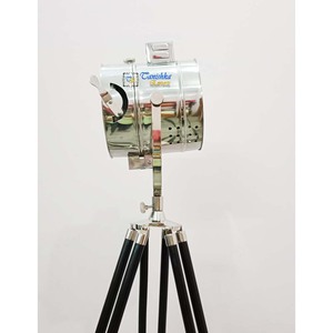 Lampe de sol vintage avec trépied, lampe de studio de style industriel pour la décoration de la maison, l'éclairage d'événements ou l'utilisation promotionnelle - Product Image 3