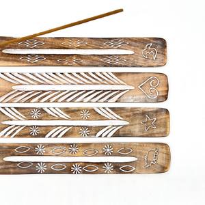 Porte-encens en bois gravé Plateau de méditation artisanal pour l'aromathérapie spirituelle et le parfum d'intérieur du fournisseur indien - Product Image 1