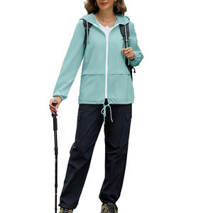 Vêtement de pluie de haute qualité pour femmes, imperméable à 100%, avec capuche, col réglable, taille ajustable, vente en gros - Product Image 6