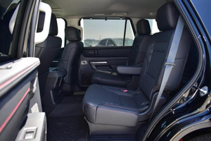 Usado para Sequoia con Caja de Cambios Automática, Volante a la Izquierda, Interior de Cuero Oscuro, Tracción Delantera, Tamaño de Neumáticos R19 - Product Image 3