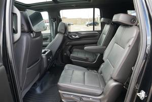 Très propre, Chevrolet Suburban RST 4WD 2021, SUV, transmission automatique 6.1-8L, 400 ch, à vendre - Product Image 4