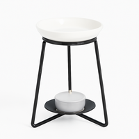 Brûleur à huile minimaliste en marbre blanc avec accent en cuivre, diffuseur de parfum d'intérieur de luxe pour l'aromathérapie et la décoration