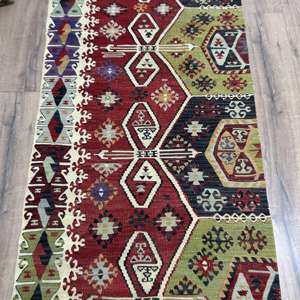 Tapis Kilim turc 2,6x12,8 pi (80x390 cm), tapis vintage à motifs floraux rouges - Product Image 3