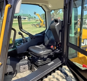 100% Marca original bastante usada JCB 300T Track Skid Steer con inspección completa a la venta - Product Image 3