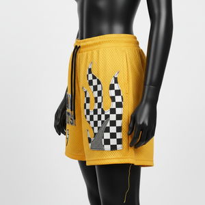 Shorts deportivos de baloncesto para mujer, amarillos, de malla de poliéster transpirable de 160 GSM, con logo de aplique de llamas a cuadros. - Product Image 5