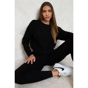 Ensemble sweat-shirt et jogging en polyester doublé polaire personnalisé pour hommes et femmes, conçu pour un confort hivernal chaud dans un style survêtement élégant - Product Image 5