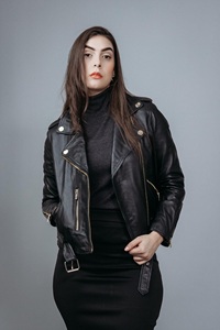 Chaqueta de motorista de piel de oveja negra de primera calidad para mujer, ropa de abrigo de otoño con estilo acolchado de cuero genuino, gran regalo para ella - Product Image 3