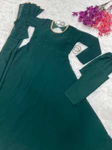 Hermoso Vestido de Piel Sintética con Dupatta y Pantalones para Fiestas, Materiales Reciclados en Stock por FABZONE - Product Image 2