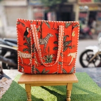 Bolso de Hombro Acolchado Tipo Duffle, de Algodón con Estampado a Mano, Diseño Naranja Selva, Ecológico, Sostenible, para Compras, Playa, Estilo Boho, Fin de Semana