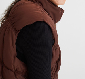 Chaqueta acolchada de invierno de nailon impermeable con relleno de algodón grueso, mangas desmontables, diseño con capucha, top corto sin mangas. - Product Image 4