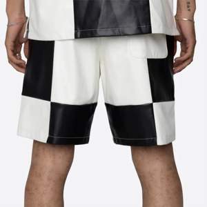 กางเกงขาสั้นลายตารางหมากรุกสําหรับผู้ชายที่ทันสมัย - กางเกงขาสั้นลายตารางหมากรุกนุ่มสบายและทันสมัยสําหรับชายหาดและชุดลําลอง - Product Image 6