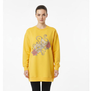 เสื้อสเวตเชิ้ตโอเวอร์ไซส์ลำลองสำหรับผู้หญิง แขนยาว ผ้าฟลีซนุ่ม อุ่นสบาย ทรงปกติ สีพื้น เหมาะสำหรับฤดูหนาว ใส่ได้ทุกวัน สไตล์สตรีทแฟชั่น - Product Image 1