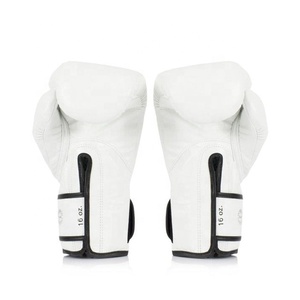 Nouveaux gants de boxe professionnels Fairtex en cuir de qualité supérieure, design dernier cri, pour l'entraînement MMA et Muay Thai, avec poignées respirantes. - Product Image 3