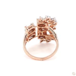 Bague élégante en or et diamants pour femme, idéale pour les mariages, les fiançailles, les soirées et le style quotidien. - Product Image 4