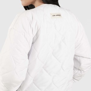 เสื้อแจ็คเก็ตบอมเบอร์แบบกลับด้านได้สำหรับผู้หญิง ยี่ห้อสเตลเลอร์ ทำจากหนังแกะสีขาว ผ้าซาติน ผ้าลินิน ตกแต่งด้วยมุกและพู่ เหมาะสำหรับฤดูใบไม้ร่วงและฤดูใบไม้ผลิ - Product Image 6