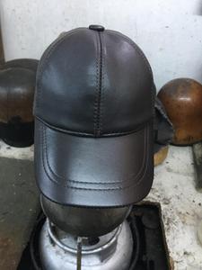 Alla moda berretto da Baseball in pelle a 5 pannelli con Design a quadri ricamati a mano cappello sportivo all'aperto di alta qualità uso all'ingrosso - Product Image 3