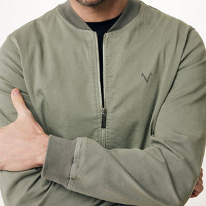 Chaqueta Bomber de Lona de Alta Calidad para Otoño, con Cuello Alto, Logotipo Frontal Personalizado, Cierre Personalizado para Hombre, Venta al Por Mayor - Product Image 4