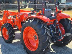 2024 pour KUBOTA M7060HDC équipement agricole jardin Agriculture tracteurs 2WD prix compétitif composants de base y compris la pompe - Product Image 3