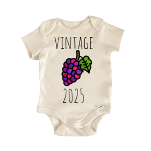 Body para Bebé Vintage con Diseño de Uvas de Vino 2025 - Product Image 1
