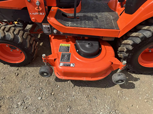 รถแทรกเตอร์ล้อ Kubota BX25D 23 แรงม้า พร้อมที่ตักด้านหน้า/ด้านหลัง แท่นตัดหญ้า สภาพใช้งานแล้ว รวมถึงเบรกเกอร์หลัง ลูกปืน มอเตอร์ เกียร์ - Product Image 5